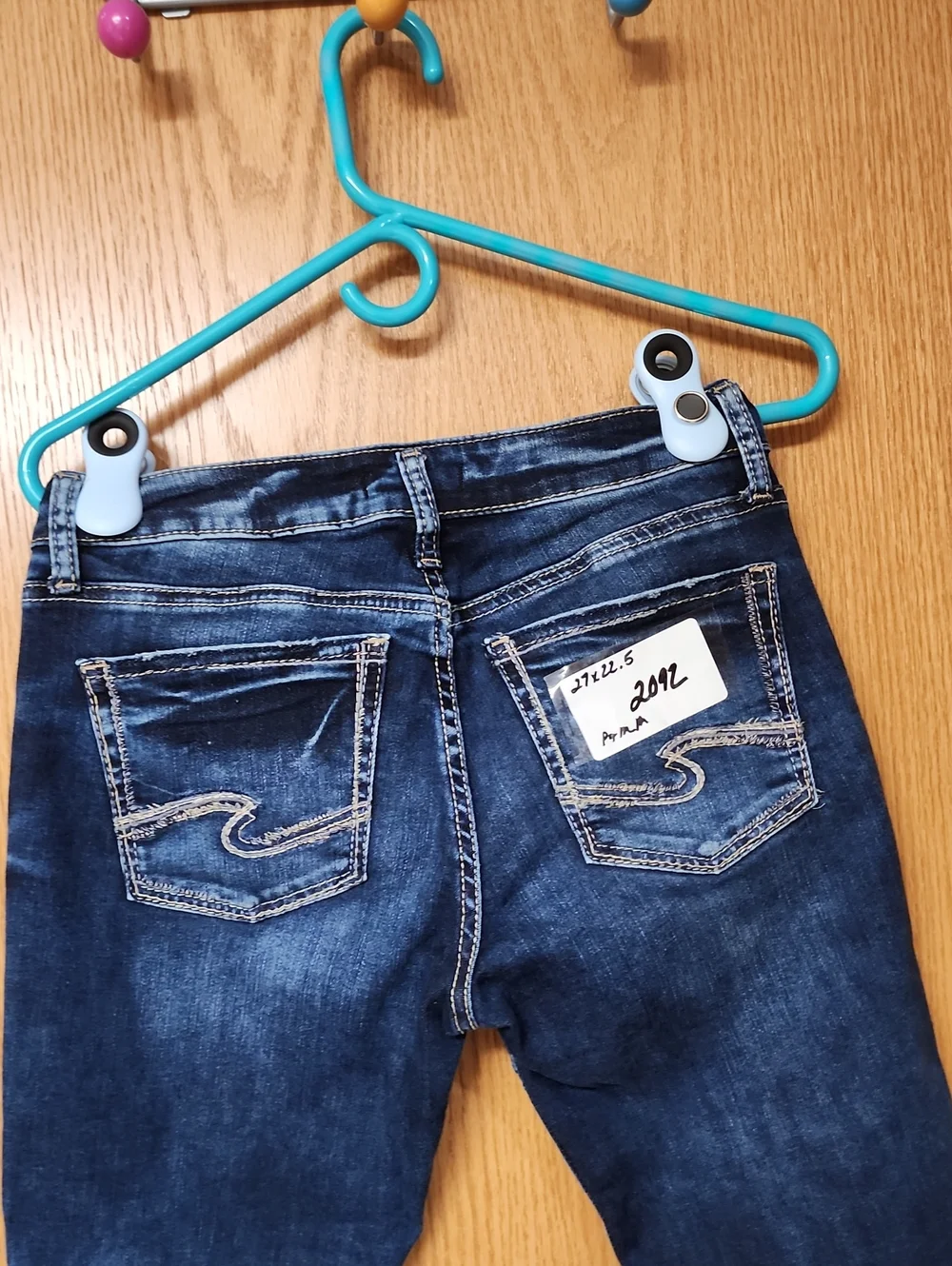 Silver Suki Jeans capri Women's with Back Pocket Stitching 27x22.5 number 2092